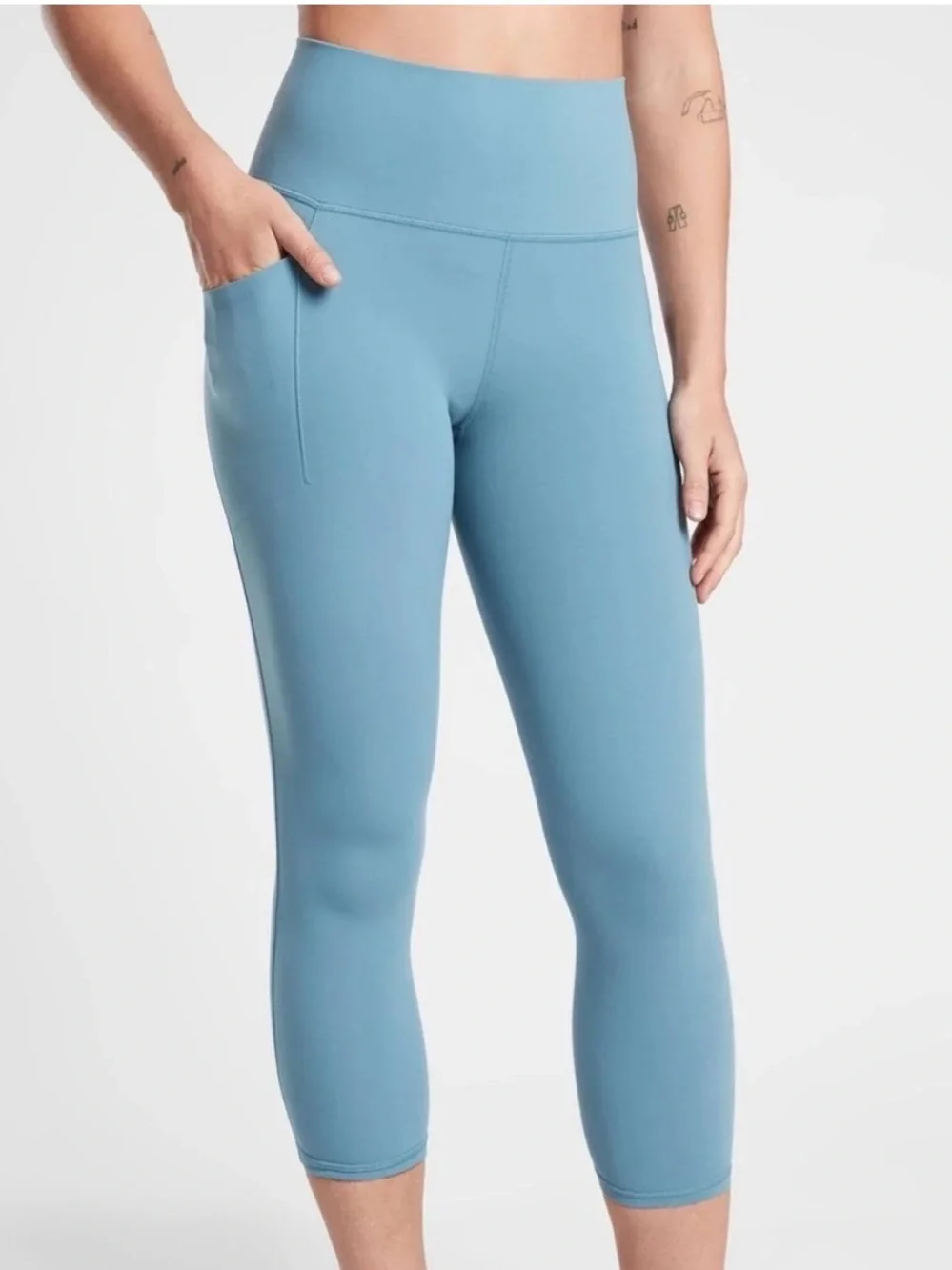 Athleta Salutation Stash Pocket II Capri Yoga Athletic Medium M